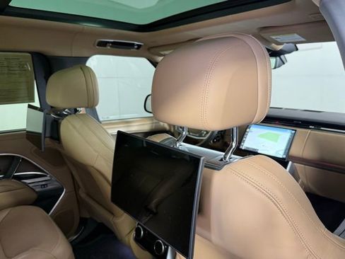 Used 2023 Land Rover Range Rover Autobiography AWD/4WD image 31