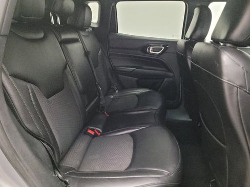 Used 2022 Jeep Compass Latitude w/ Convenience Group FWD image 19