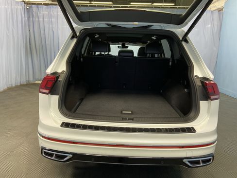 Used 2022 Volkswagen Tiguan SEL R-Line image 34