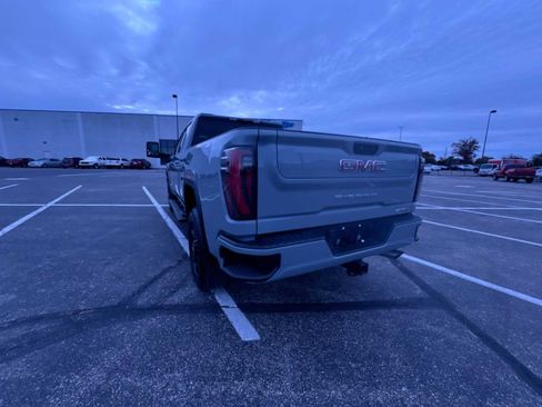Used 2024 GMC Sierra 2500 AT4 w/ AT4 Preferred Package image 6