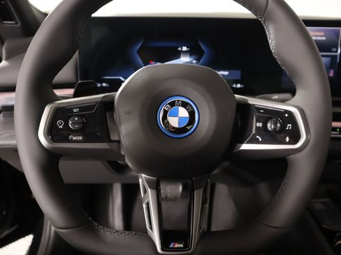 New 2026 BMW i5 eDrive40 w/ M Sport Package AWD/4WD image 3