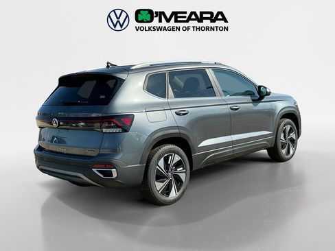 New 2025 Volkswagen Taos SE image 5
