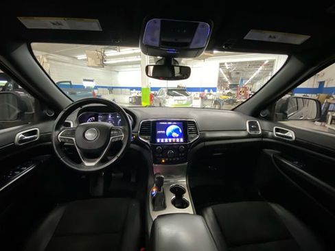 Used 2019 Jeep Grand Cherokee Altitude image 26