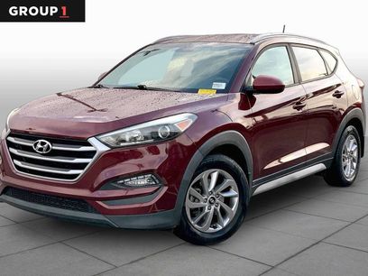 Used 2017 Hyundai Tucson SE w/ SE Popular Package 02