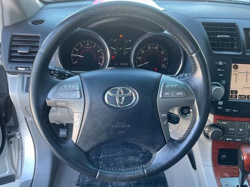 Used 2010 Toyota Highlander Limited image 16