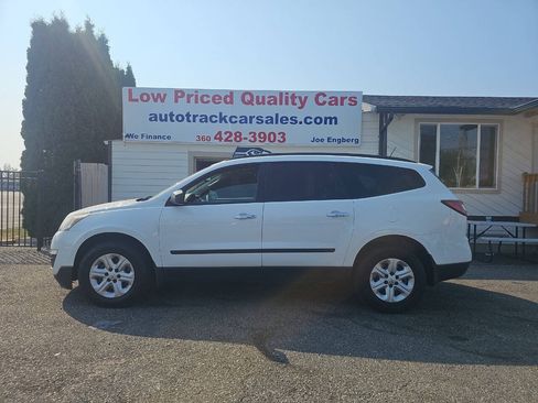 Used 2017 Chevrolet Traverse LS AWD/4WD image 2