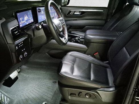 Used 2025 Chevrolet Tahoe RST w/ Comfort Package RWD image 13