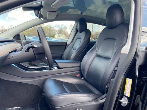 Used 2023 Tesla Model Y AWD image 13