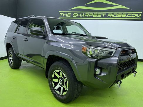 Used 2017 Toyota 4Runner TRD Off-Road image 2