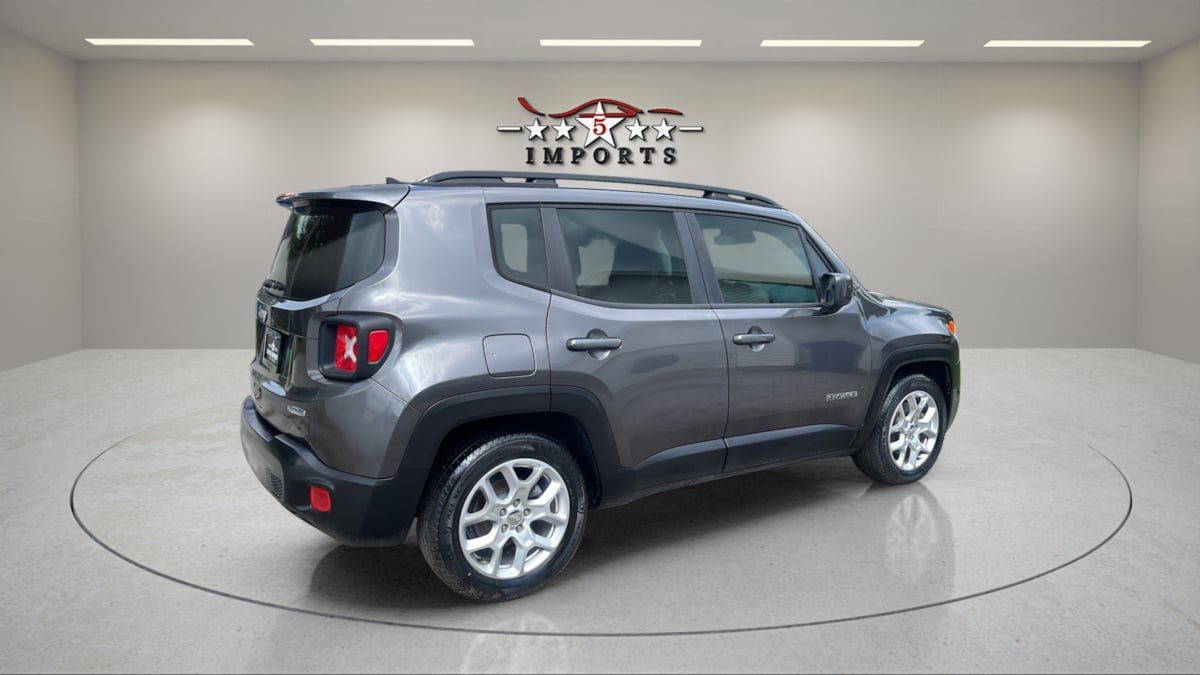 Used 2018 Jeep Renegade Latitude FWD image 5