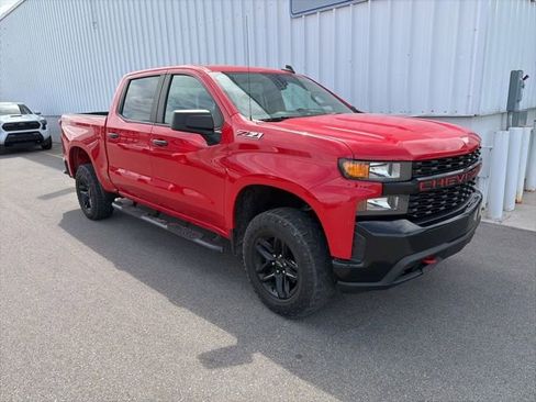 Used 2021 Chevrolet Silverado 1500 Custom Trail Boss w/ LPO, Dark Essentials Package AWD/4WD image 3