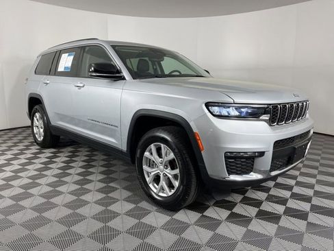 Used 2023 Jeep Grand Cherokee L Limited AWD/4WD image 3