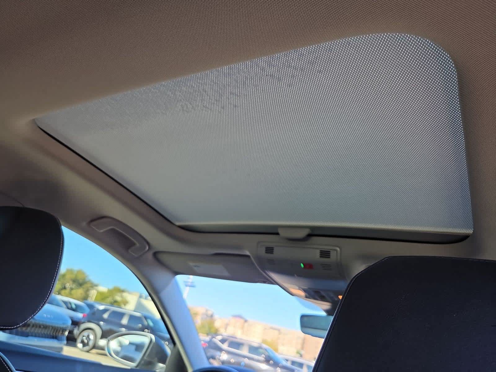 Used 2024 Volkswagen Jetta SE w/ Panoramic Sunroof Package FWD image 22