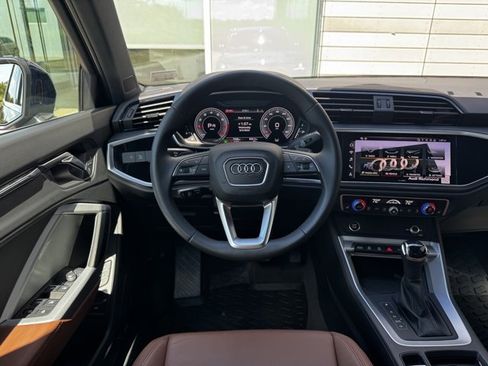 Certified 2025 Audi Q3 2.0T Premium Plus w/ Premium Plus Package image 11