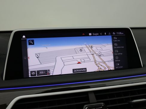 Used 2022 BMW 740i w/ Premium Package RWD image 4
