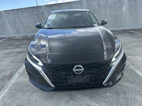 Used 2024 Nissan Altima 2.5 SV FWD image 16