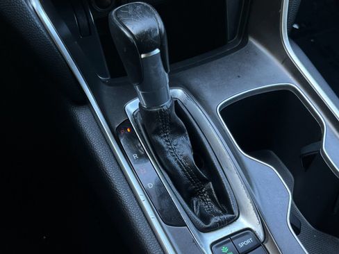 Used 2022 Honda Accord Sport image 19