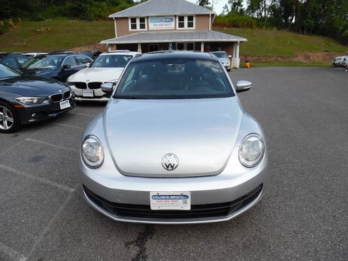 Used 2012 Volkswagen Beetle 2.5 FWD image 9
