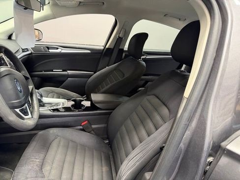 Used 2014 Ford Fusion SE FWD image 16