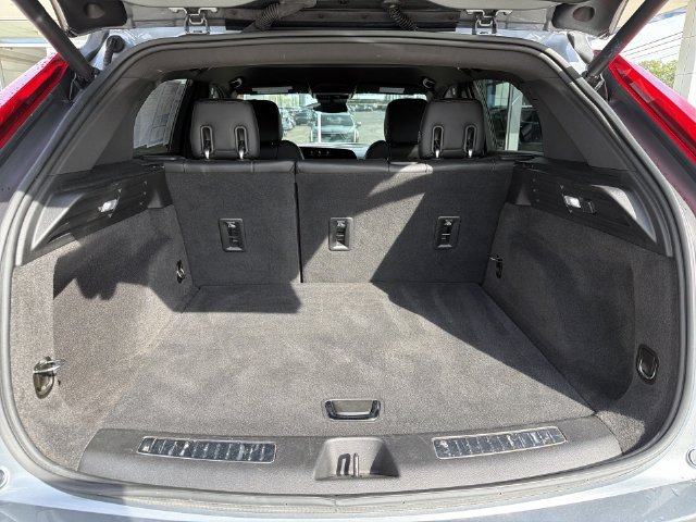 Used 2024 Cadillac XT4 Premium Luxury AWD/4WD image 32