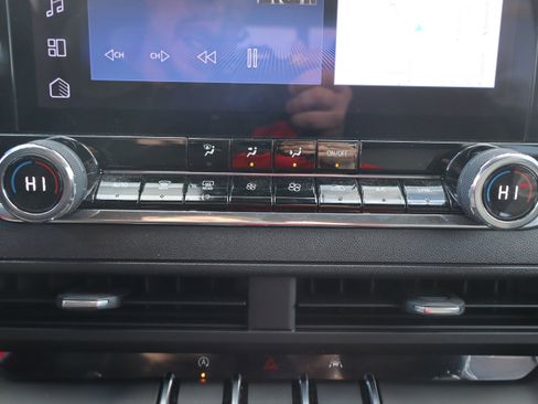 Used 2025 Chevrolet Colorado Trail Boss image 21