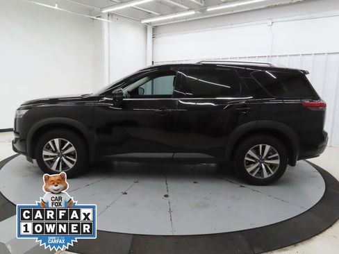 Used 2024 Nissan Pathfinder SL w/ Lighting Package (N92) image 6