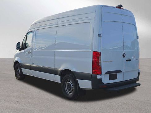 Used 2025 Mercedes-Benz Sprinter 2500 image 5