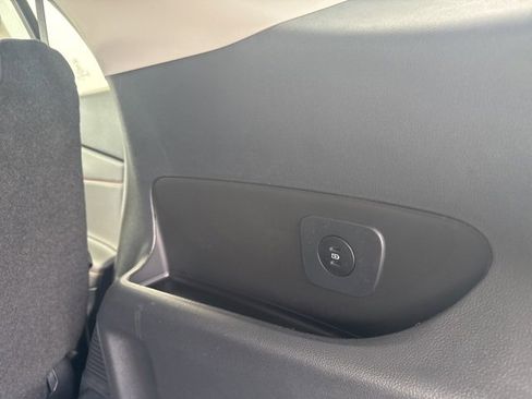 Used 2025 Ford Explorer Active image 36