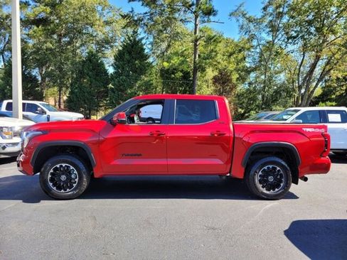 Used 2022 Toyota Tundra SR5 w/ TRD Off-Road Premium Package image 5