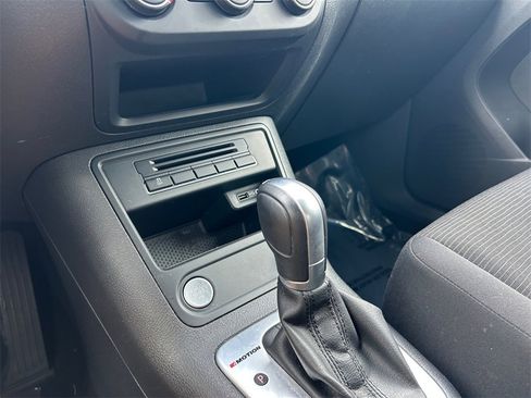 Used 2017 Volkswagen Tiguan Limited w/ Premium Package image 23