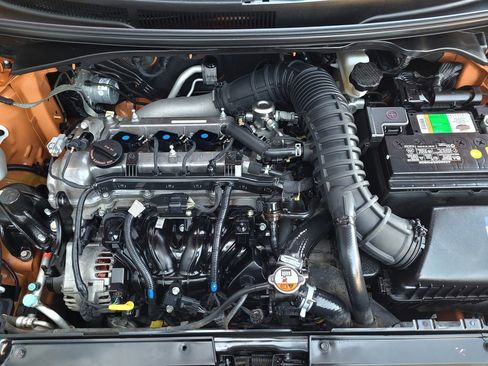 Used 2016 Hyundai Veloster Turbo image 24