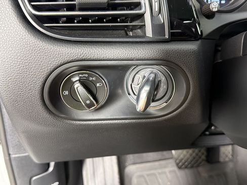 Certified 2021 Porsche Macan AWD/4WD image 18