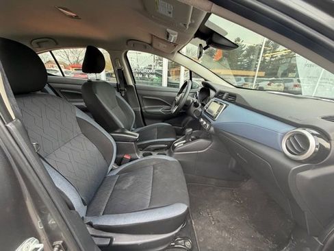 Used 2023 Nissan Versa SV image 11