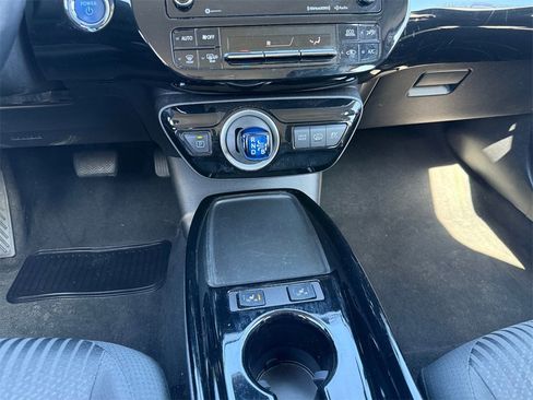 Used 2022 Toyota Prius Prime LE image 11