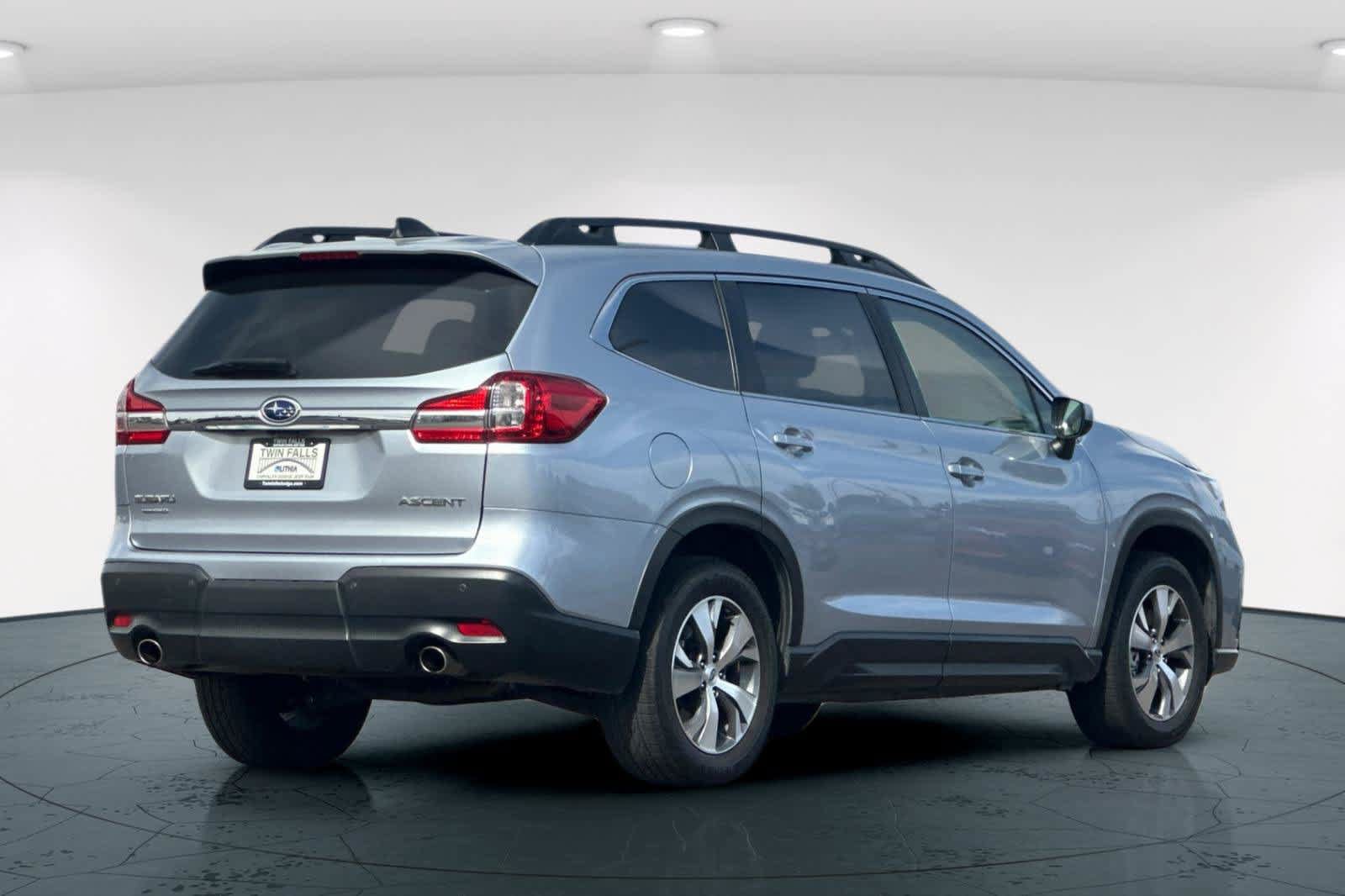 Used 2022 Subaru Ascent Premium w/ Convenience Package AWD/4WD image 2