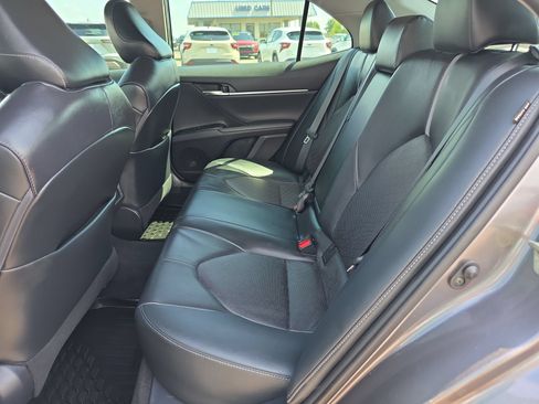 Used 2020 Toyota Camry XSE FWD image 11