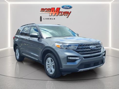 Used 2024 Ford Explorer XLT w/ Equipment Group 202A AWD/4WD image 3
