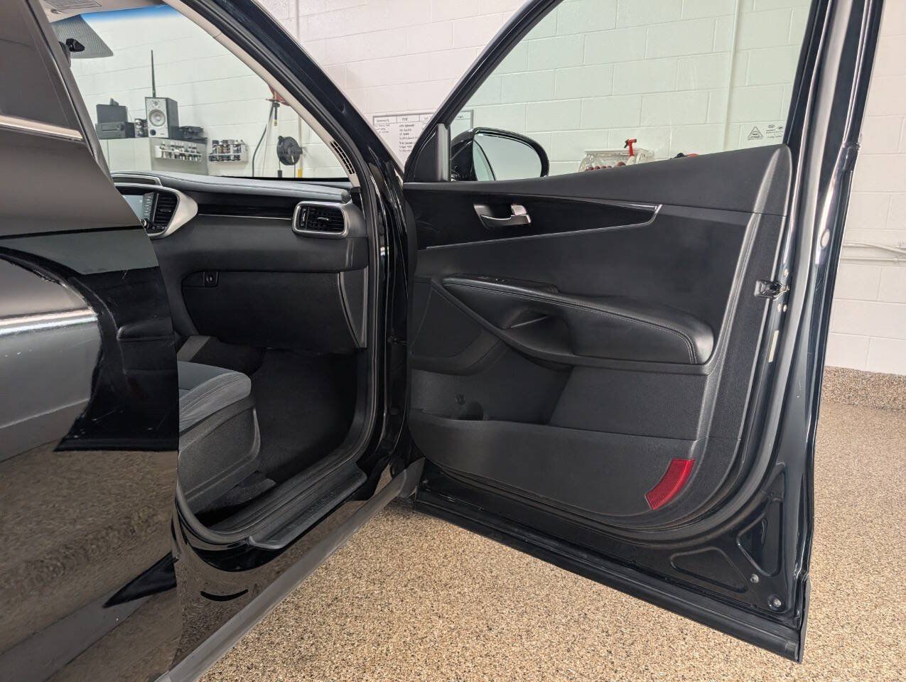 Used 2019 Kia Sorento AWD image 18