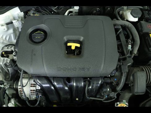 Used 2020 Hyundai Elantra SE w/ Cargo Package (C1) image 18