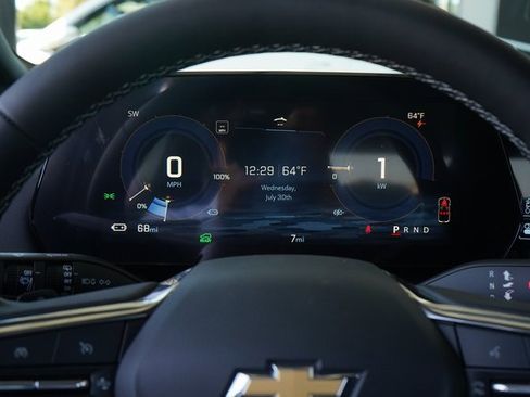 New 2025 Chevrolet Equinox EV LT image 15