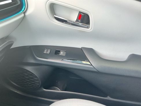 Used 2017 Toyota Prius Three FWD image 16