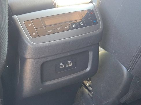 Used 2025 Nissan Pathfinder SV AWD/4WD image 20