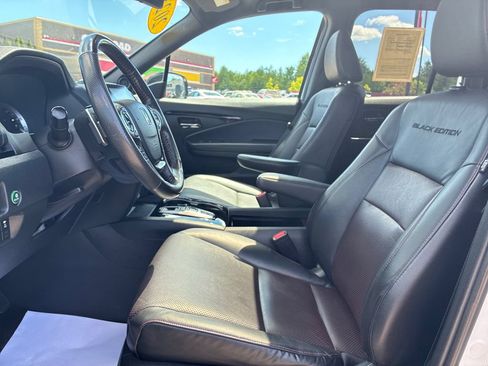 Used 2023 Honda Ridgeline Black Edition image 10