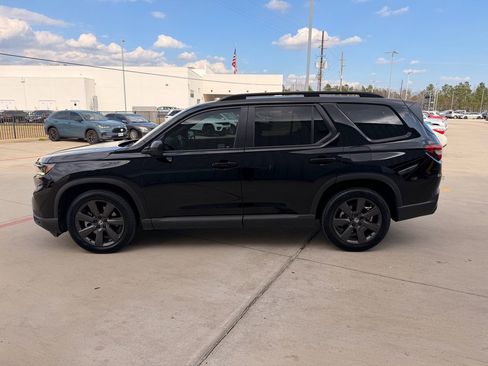 Certified 2023 Honda Pilot Sport image 5