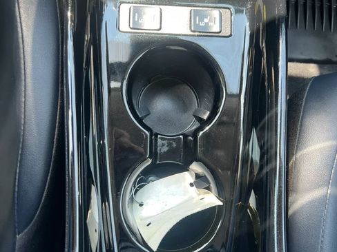 Used 2022 Toyota Prius XLE FWD image 22