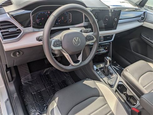 New 2025 Volkswagen Taos SEL image 11