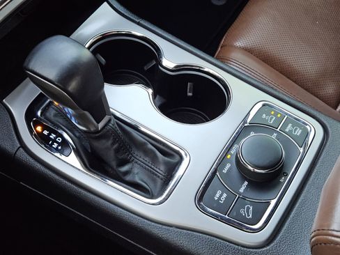 Used 2021 Jeep Grand Cherokee Overland image 23