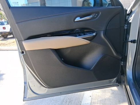 Used 2024 Cadillac XT4 Luxury w/ LPO, Floor Liner Package FWD image 17