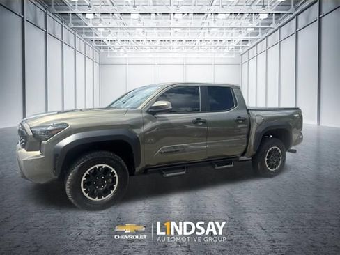 Used 2025 Toyota Tacoma TRD Off-Road w/ TRD Off Road Upgrade Package AWD/4WD image 27
