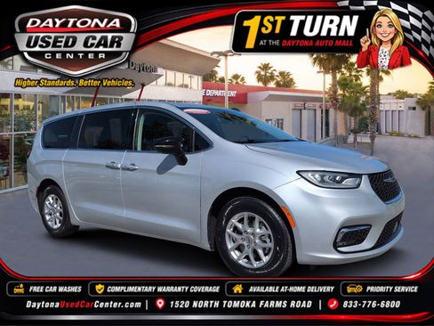 Certified 2024 Chrysler Pacifica Touring-L image 1